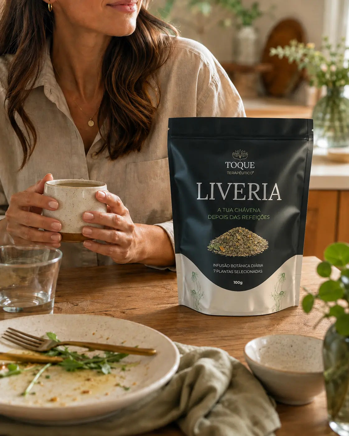 LIVERIA num momento de infusão depois das refeições